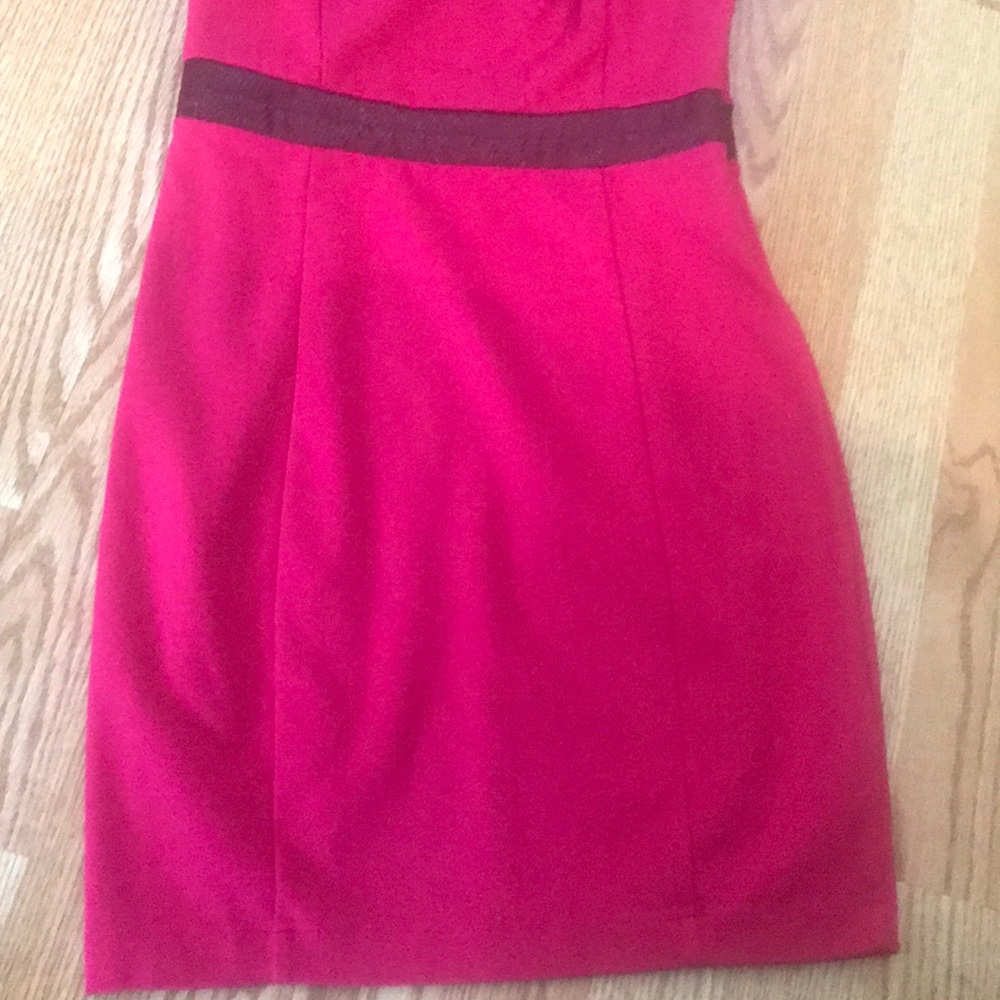 Dress - Picture 7 of 7